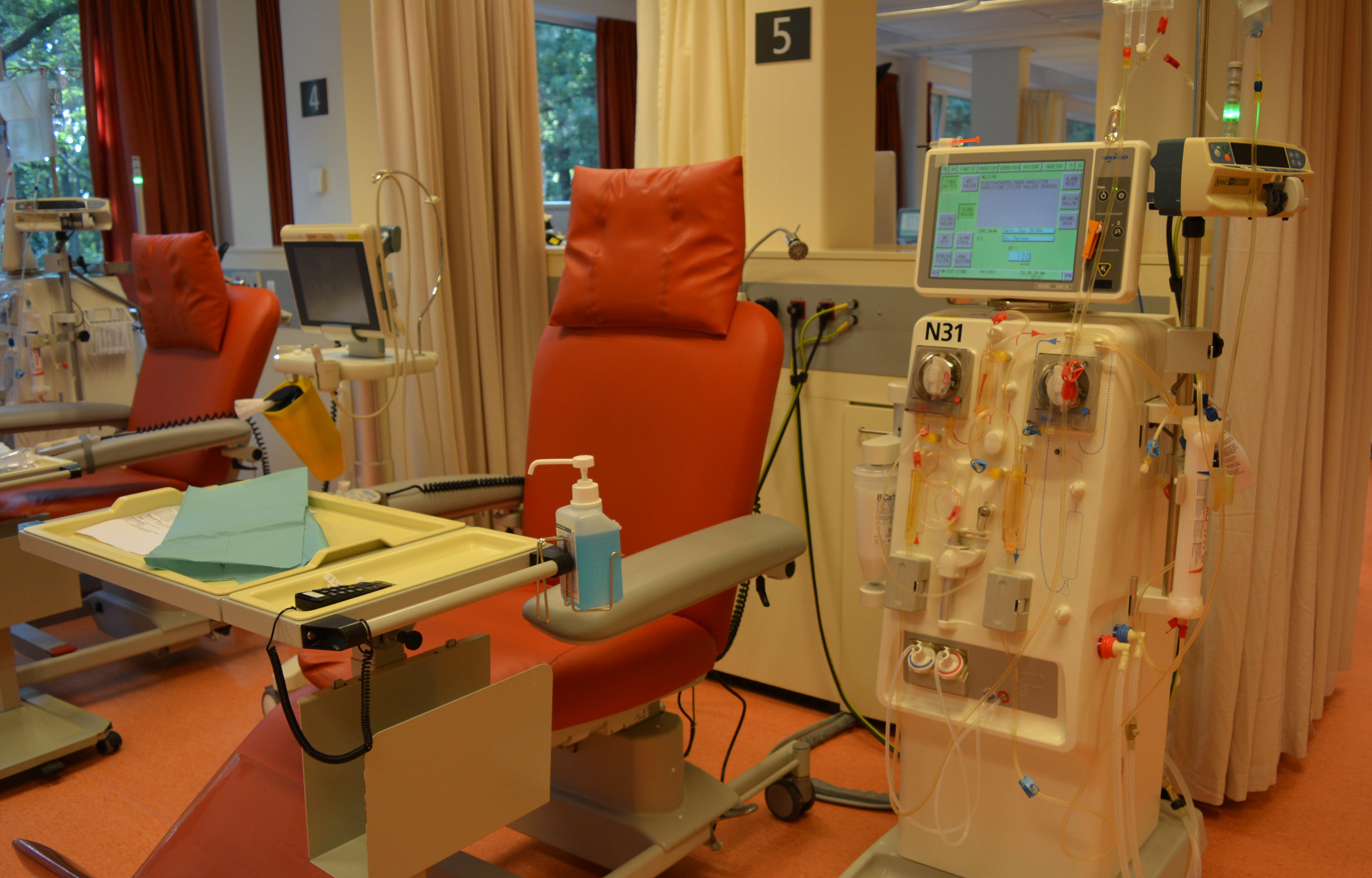Het dialyse-apparat in het Slingeland Ziekenhuis